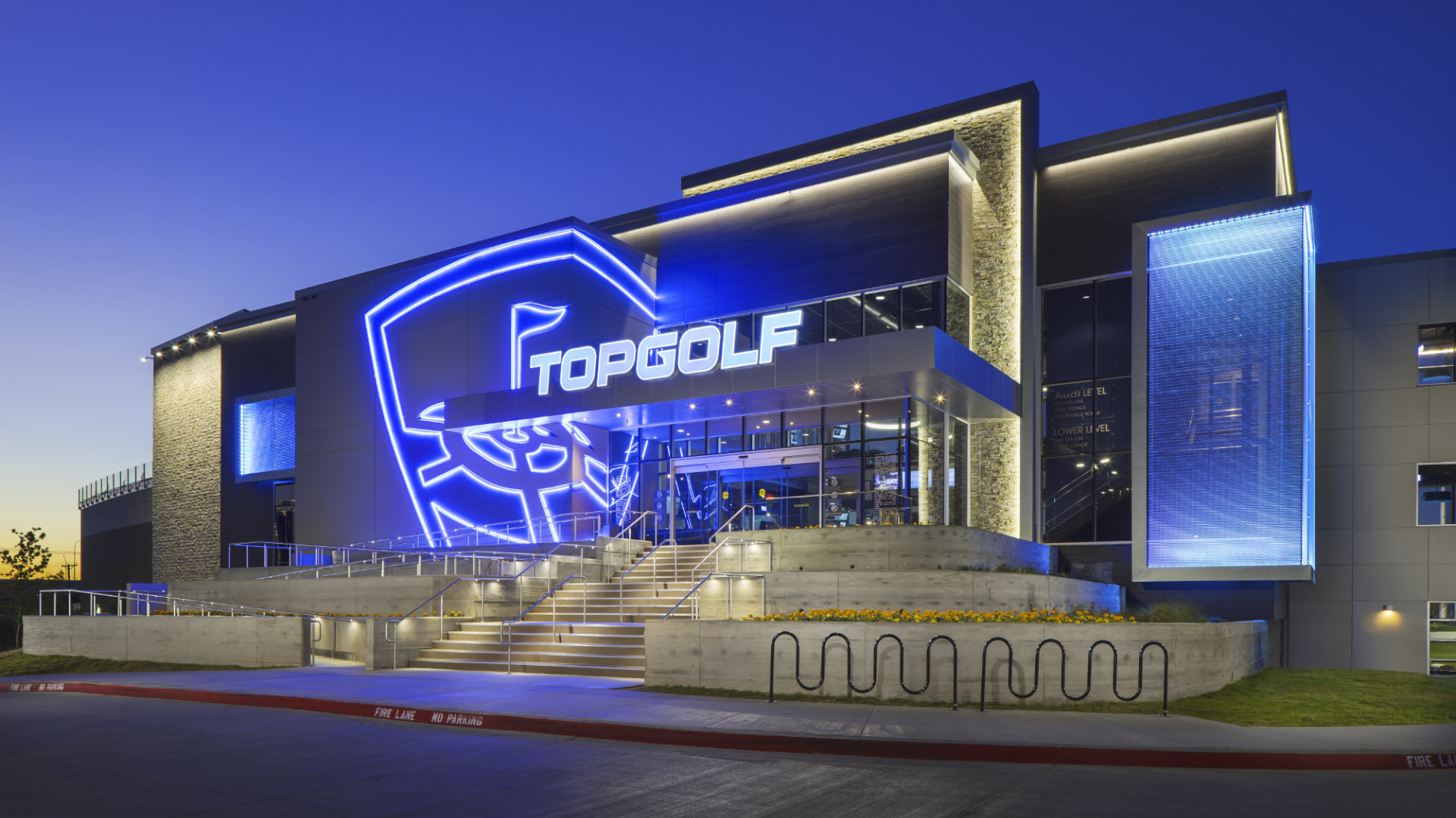 Exterior of Topgolf Fort Worth