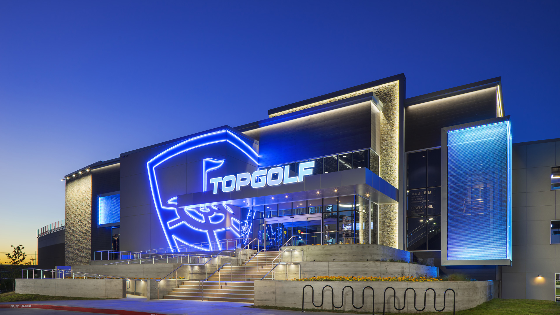 Exterior of Topgolf Fort Worth